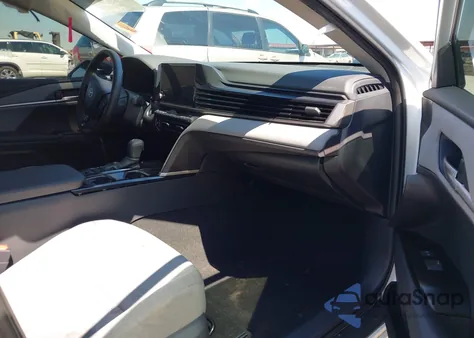 2025 Toyota Camry Le z USA, uszkodzony, nr VIN 4T1DAACK6SU569122